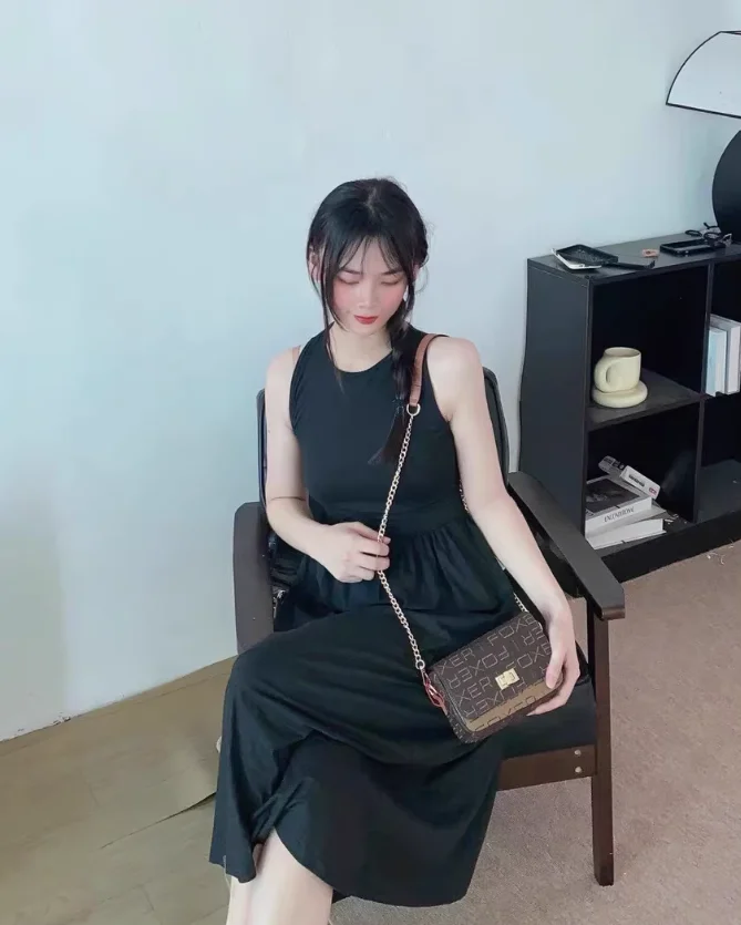 

Женская роскошная сумка через плечо, мини-сумка для телефона из ПВХ-кожи в ретро-стиле, женская сумка-кроссбоди, идеально подходит в качестве подарка для жен и мам.