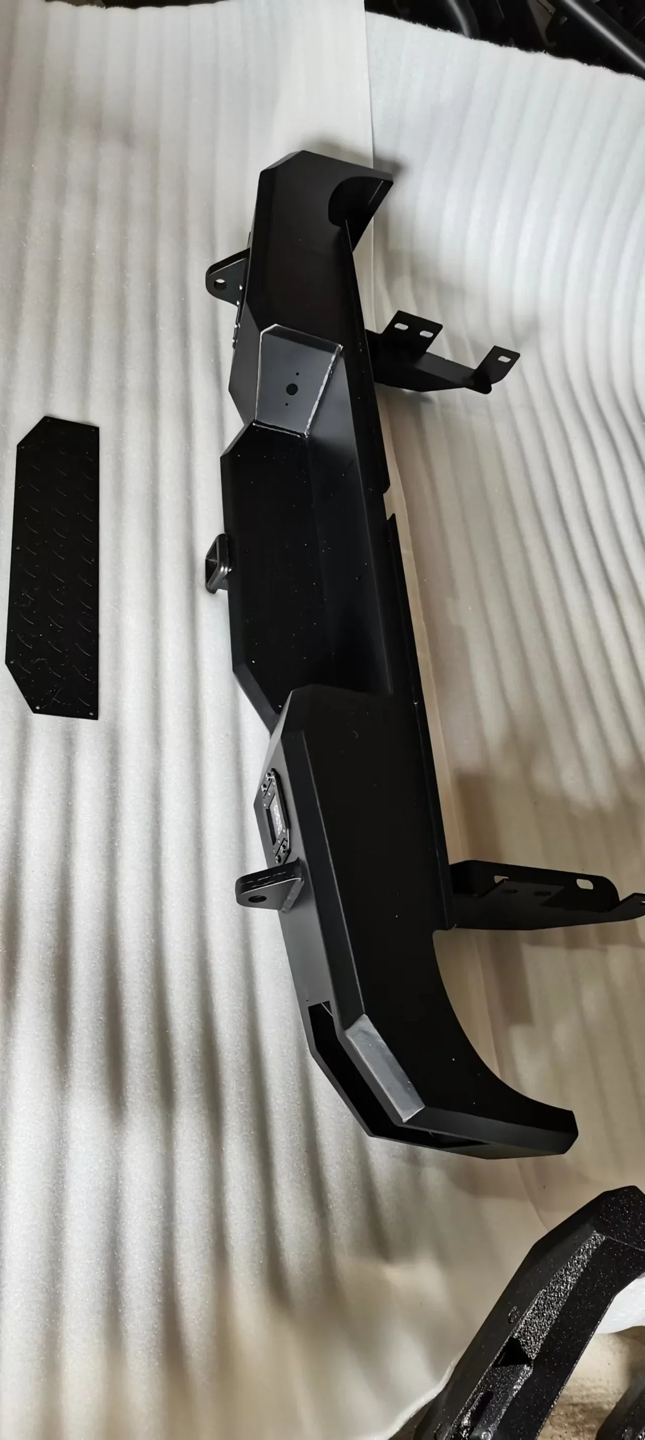 

Applicable REVO Rear Bar, Competitive Rear Bar