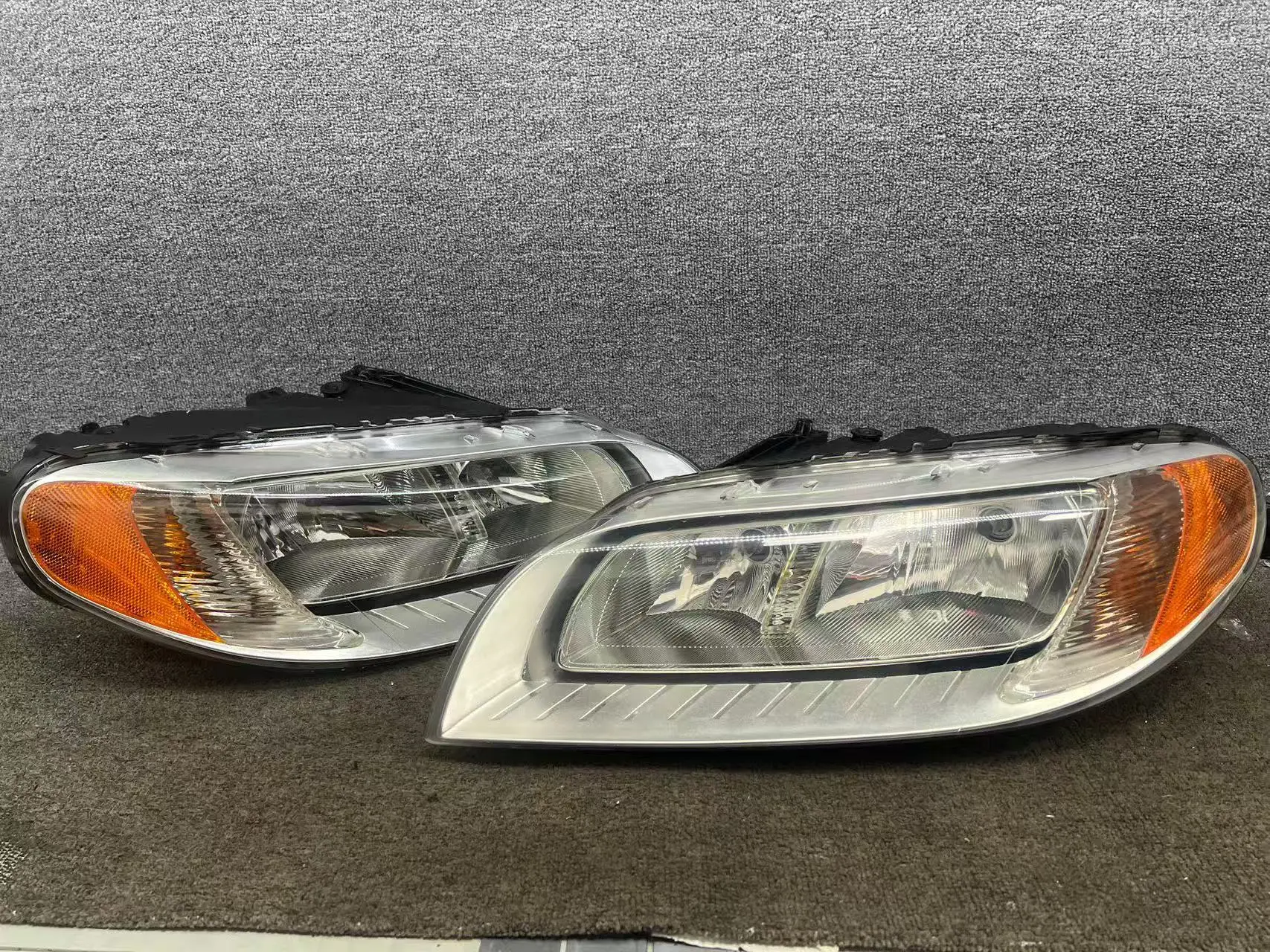 Suitable for Volvo S80 headlights, halogen headlights, original assemblies, factory removed headlights, plug and play function