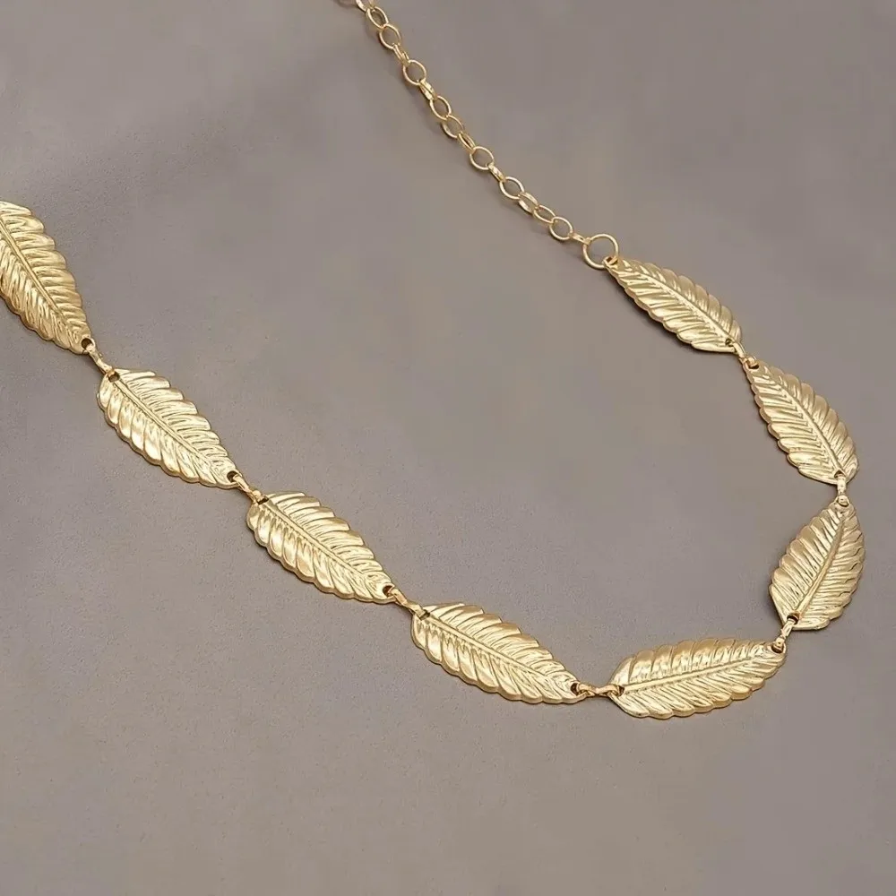 

Versatile Vintage Metal Leaf Belt Elegant Boho Chic Body Chain Adjustable Dress Waist Chain Women's Fashion Accessory