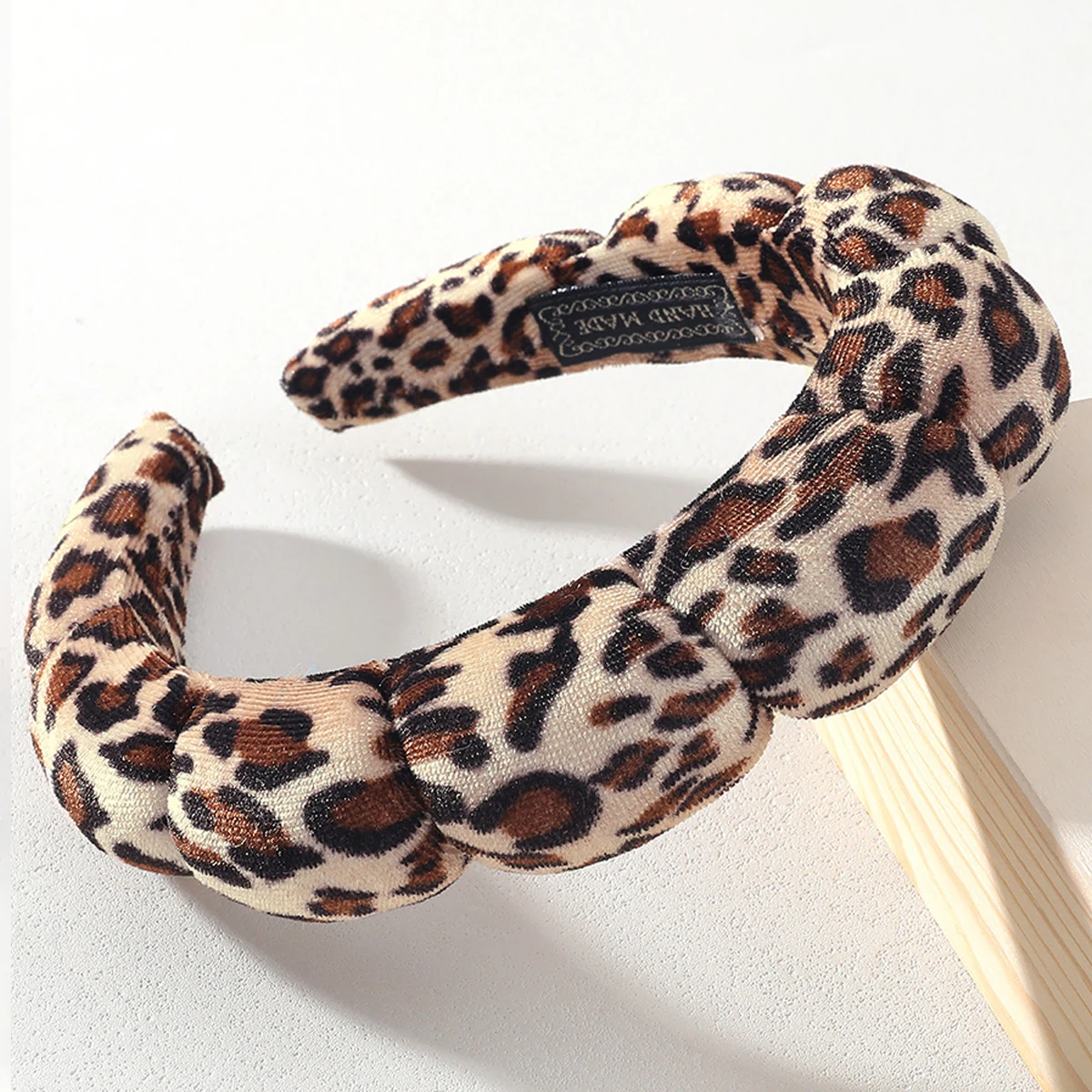 1pc Lady Retro Leopard Print Hairband, Highly Elastic Soft Cloud-Shaped Hairband, Face Mask Hair Tie, Cute Home Hair Accessories