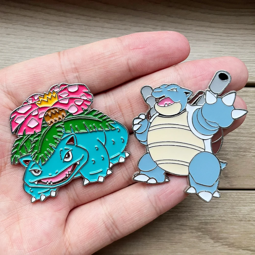6 Stück Große Coole Cartoon-Anime-Monster Emaille-Pins Set Blastoise Venusaur Mega Charizard Spiel-Charakter Metall-Brosche Abzeichen – Detail 2