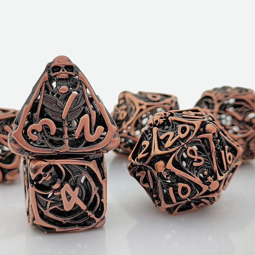 7Pcs/Set DND Hollow Copper Metal Dice Polyhedral D&D Dice D+D Used For Dungeon and Dragon Pathfinder Role Playing Game(RPG)/MTG