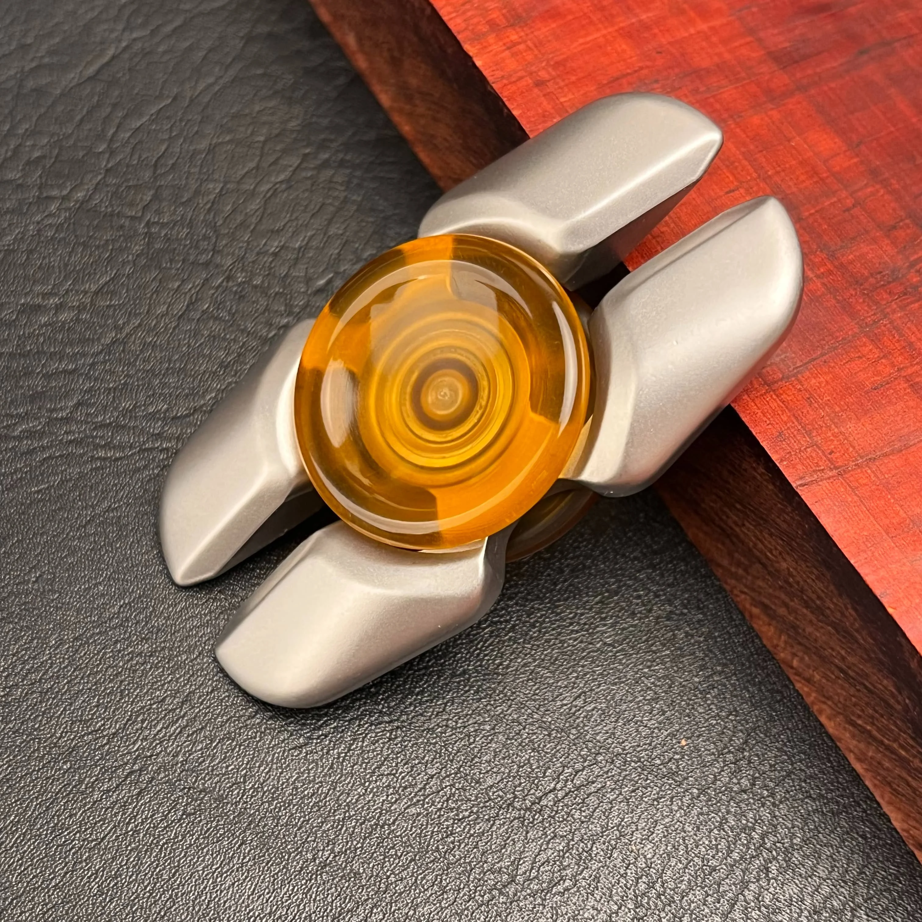 The X Oupai PEI Fidget Spinner Gyroscope en acier inoxydable, jouet anti-Stress, jouets Fidget pour adultes