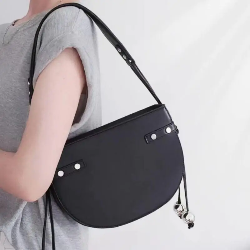 

Light Luxury Fashion New Original Design Semi-circular Bag, High-end Feeling, Simple And Versatile Single Shoulder Crossbody Bag