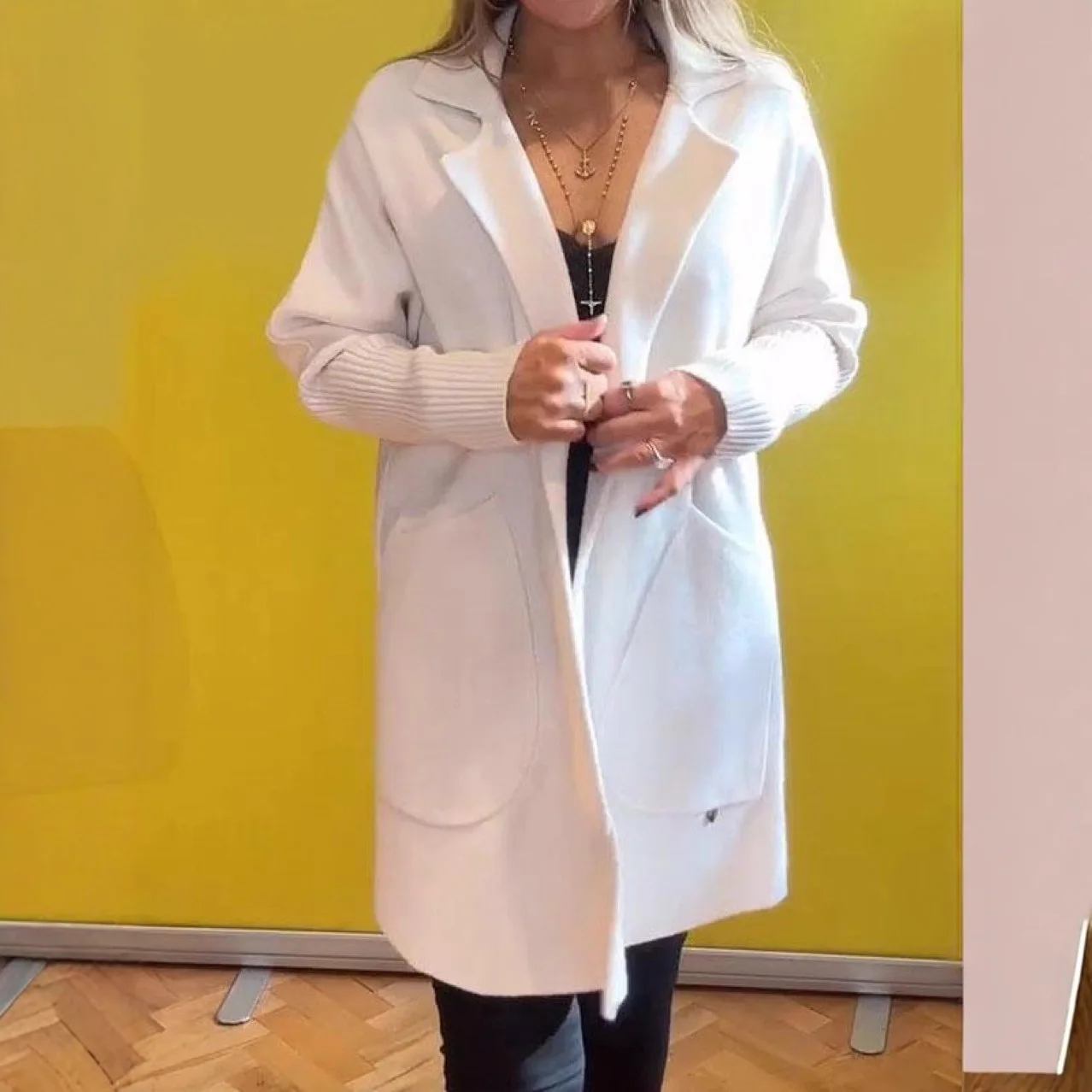 

Women's Mid-Length Woolen Coat Spring Autumn Fashion Outerwear Lapel Style Small Size Friendly Elegant Design