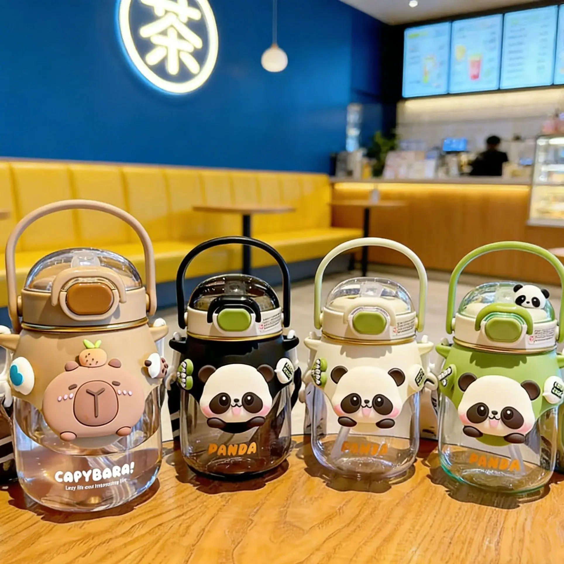 High Quality 820ml Girls Boy School Panda Capybara Water Bottle for Kids Children Summer Sports Plastic Straw Water Bottle