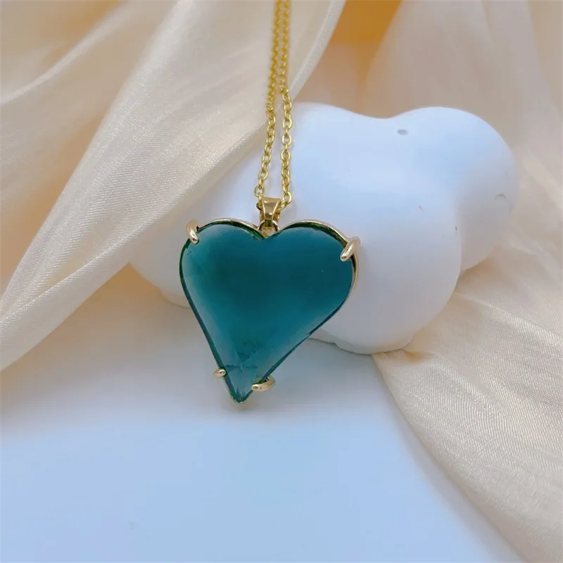 Exquisite Crystal Clear Heart Shape Large Vintage Necklace Fashion Personality Stainless Steel Pendant Clavicle Chain Gift