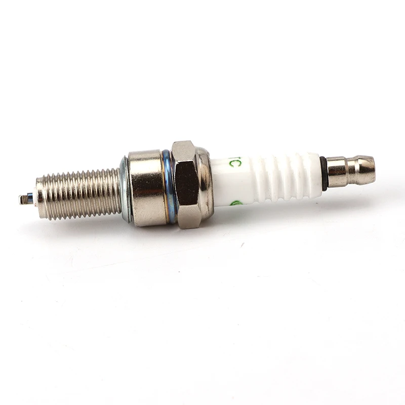 Motorcycle spark plug B7TC for CR7E CR7EIX CPR7EA-9 CPR8EA-9 CPR8EAIX-9 96067 CR8E CR8EIX IU24 IU22 UR4DC UR6DE PRG6HCC