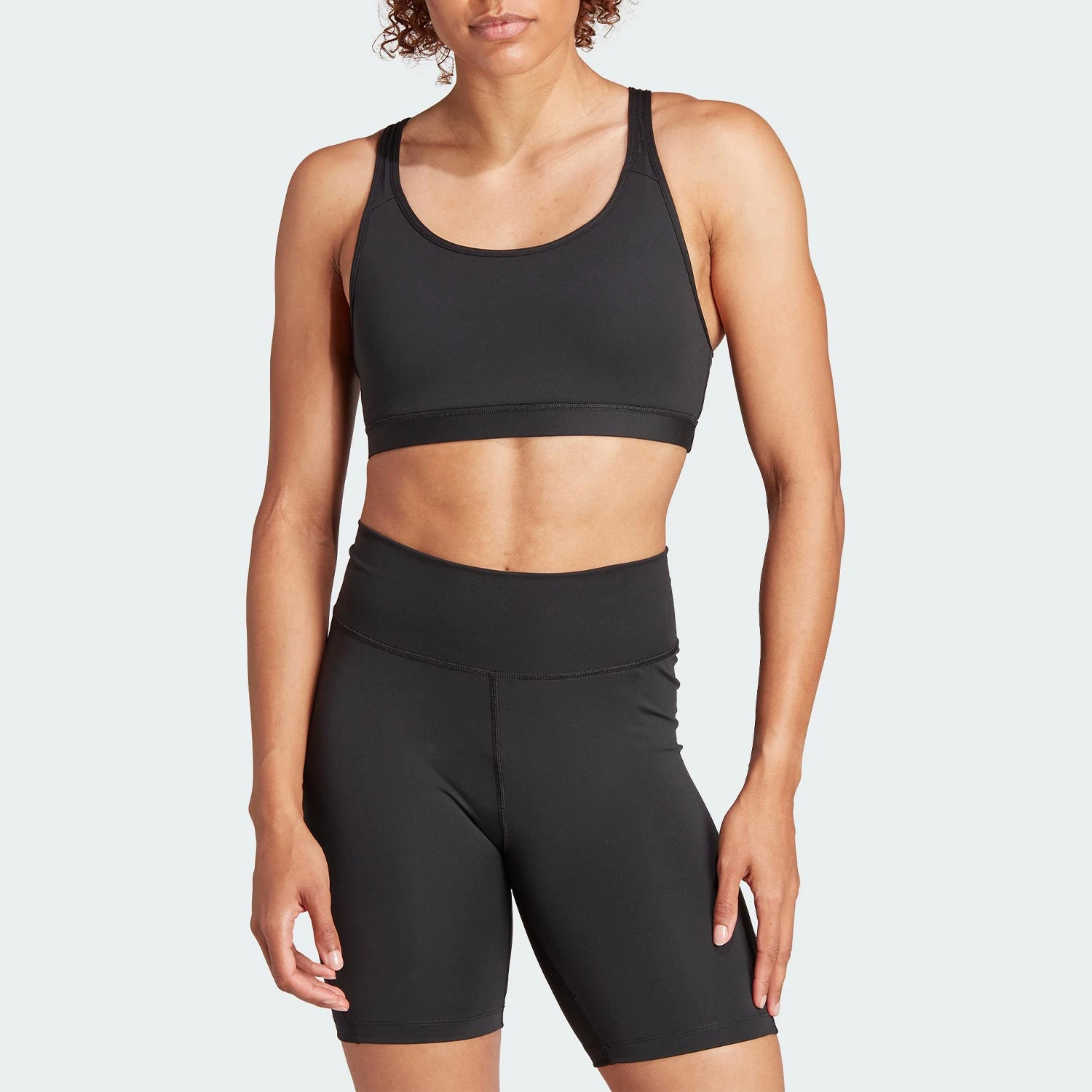 

Adidas подлинный оригинальный летний новый женский спортивный бюстгальтер для йоги со средней поддержкой IQ3371