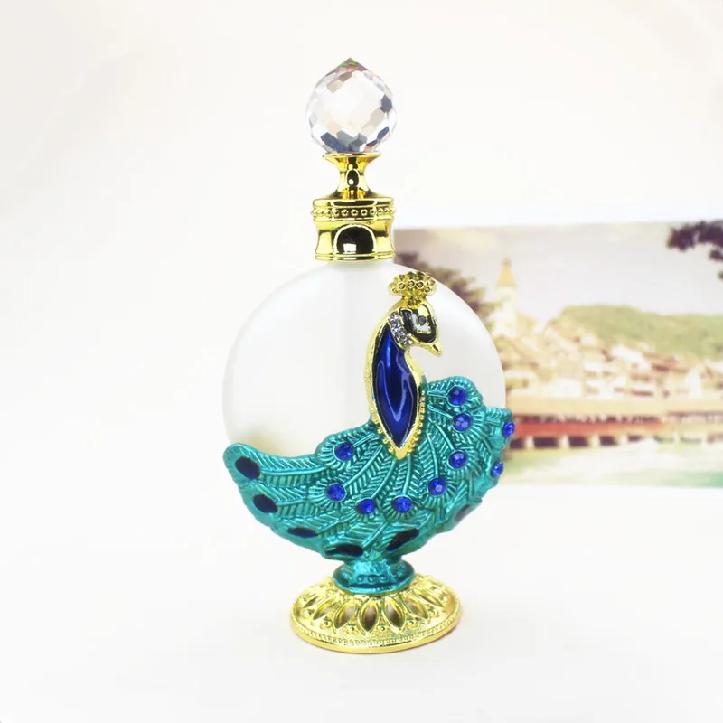 30ml Vintage Metal Perfume Bottle Peacock Essential Oil Bottles with Glass Dropper Wedding Decoration Gift