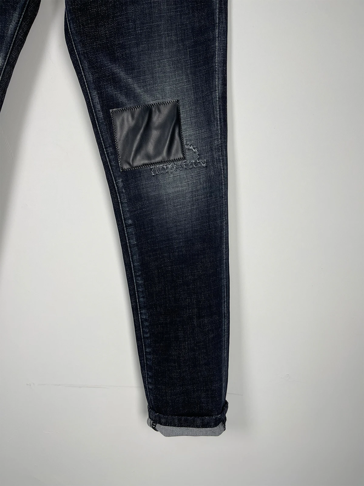 2024 Spring/Summer New Collection: Washed, Scratched, Patched, Painted D2 Jeans, Men's Letter Printed, Slim Fit, Micro Elastic