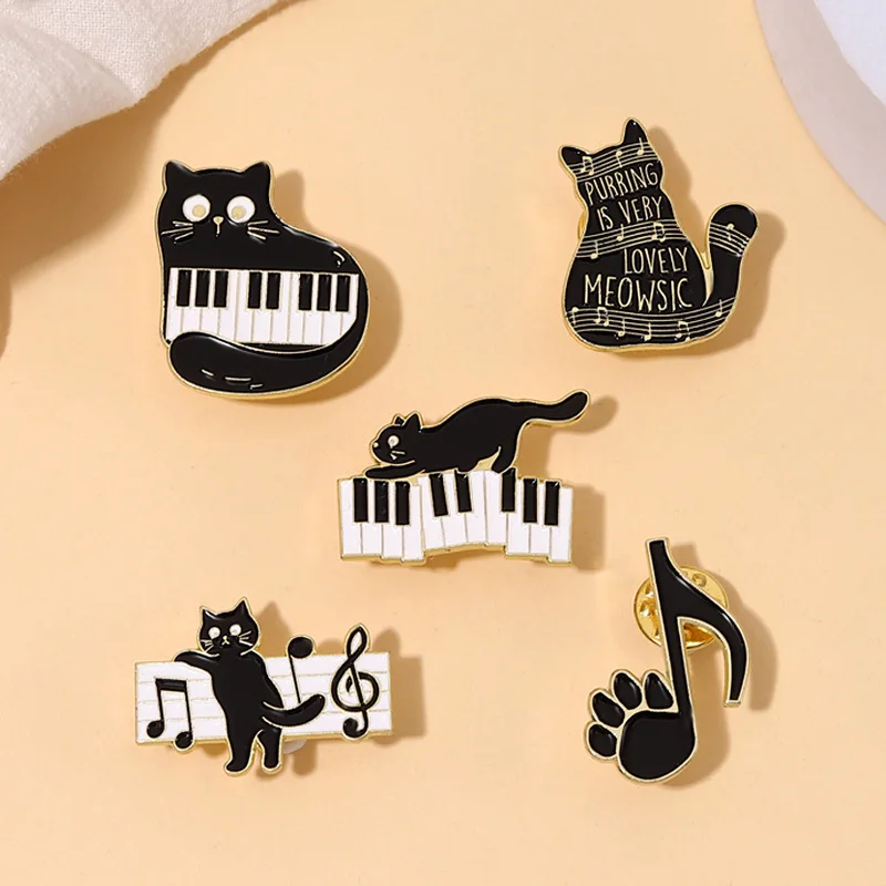 Cat Pace Enamel Pins Custom Piano Keys Kitten Musical Note Brooches Lapel Badges Animal Music Jewelry Gifts Drop-shipping