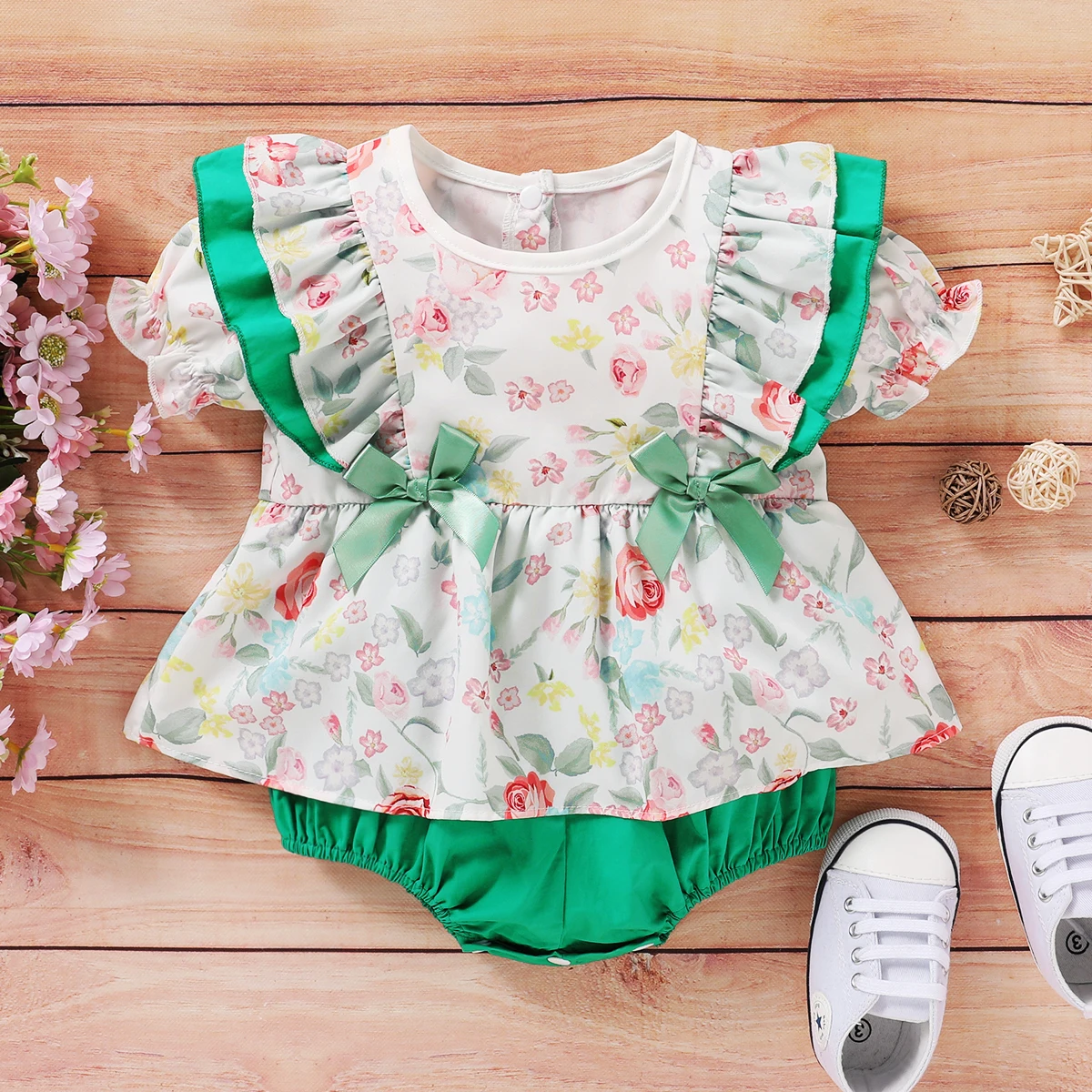 Baby Floral Print Bell Sleeve Triangle Romper Country Style Onesie for Infants
