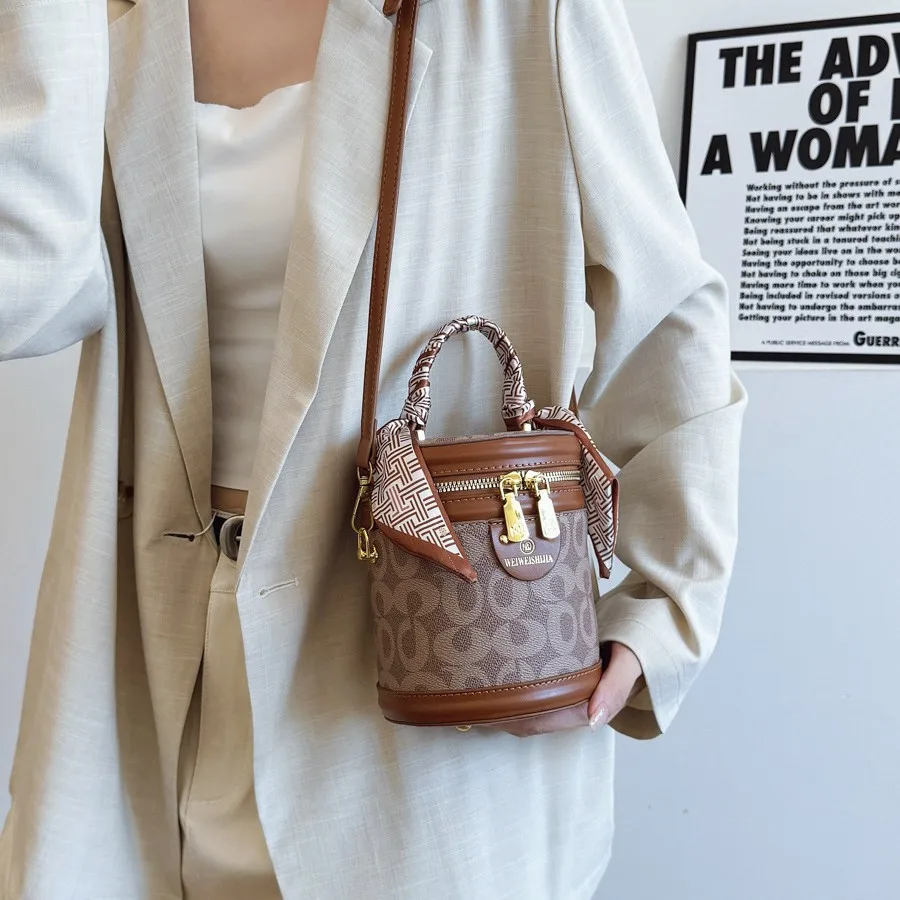 

​2025 New Women's Vintage Print Bucket Bag, Large Capacity Tote Purse, Crossbody Sling for Daily, Chic Spacious​