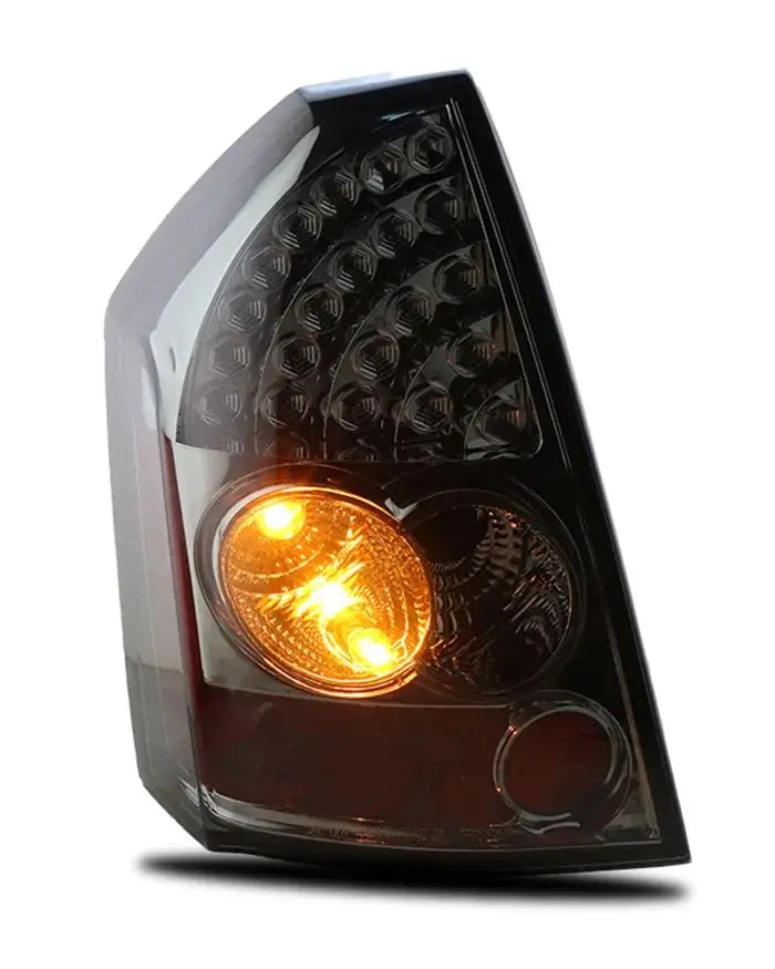 

Modified Headlights Auto Accessories for Chrysler 300C 2005-2010 Plug&Play High Quality Retrofit Plug&Play Headlight Assembli
