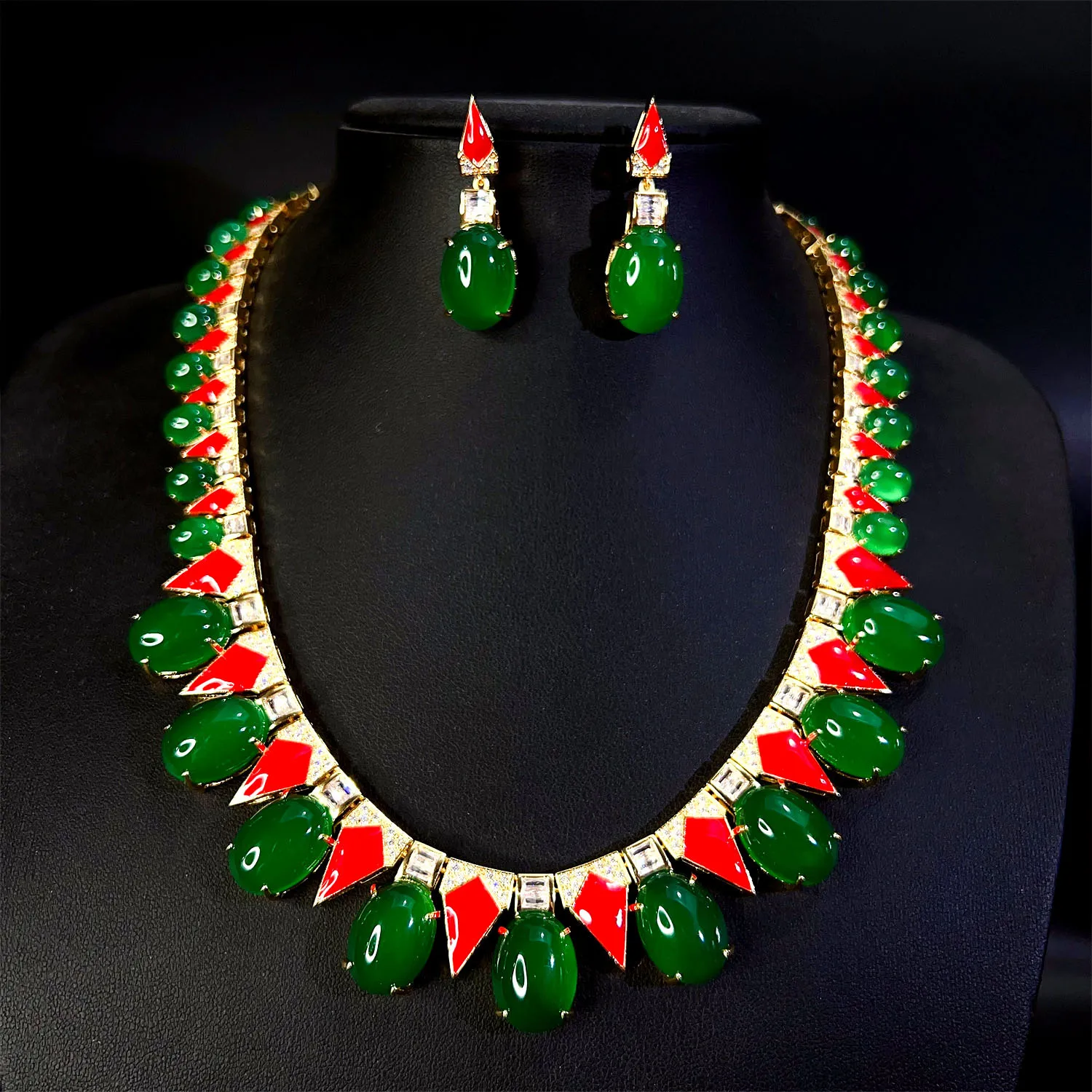 

Luxury Noble Elegant Zircon Inlaid With Ruby Emerald Necklace Earring Two-Piece Set Woman Jewelry Set High-Quality New