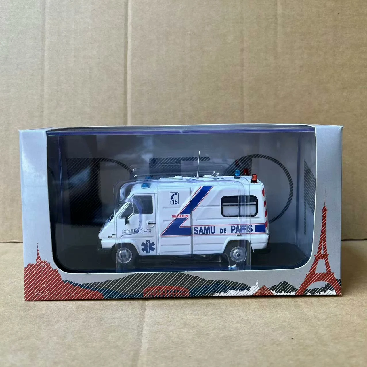 

Масштабная модель автомобиля Diecast ODION 1/43 RENAULT MASTER T30 SAMU Paris Ambulance 10 из сплава