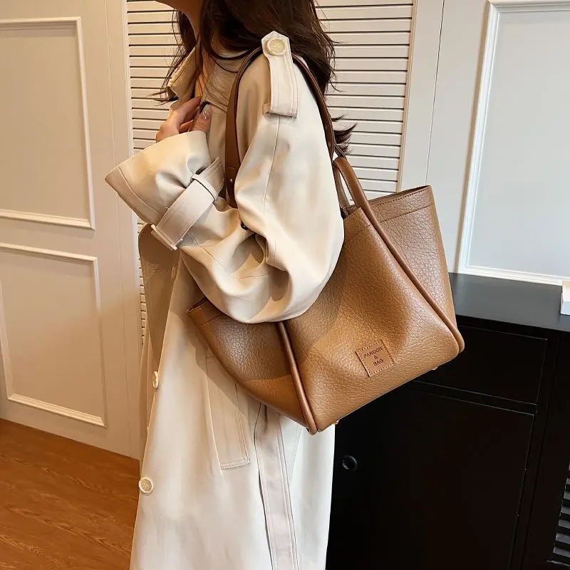 2024 Small Crowd Underarm Women Fall Winter Trend Nostalgia Japanese Ultra-large Sewing Thread Magnetic Snap Capacity Tote Bag