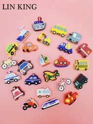 Cute Cartoon PVC Buckle para crianças e adultos, encantos de sapatos, ornamentos de Tampo, avião, carro, trem, iate, decorações, acessórios, Birthday Party Gift