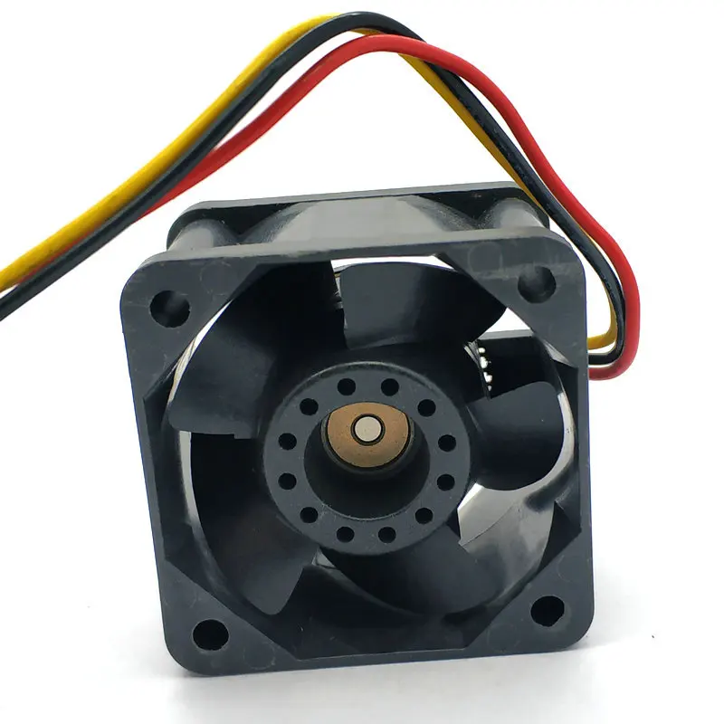 

4 см 4028 12 В 109P0412H332 0,195 А Охлаждающий вентилятор 40*40*28 мм hzdo