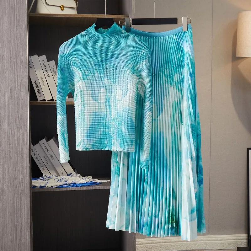 

Miyake Fall Women's Tops Pleated Graffiti Long-sleeved Turtleneck T-shirt Bottoming Shirt Dynamic Draping Big Swing Dress 2 Sets