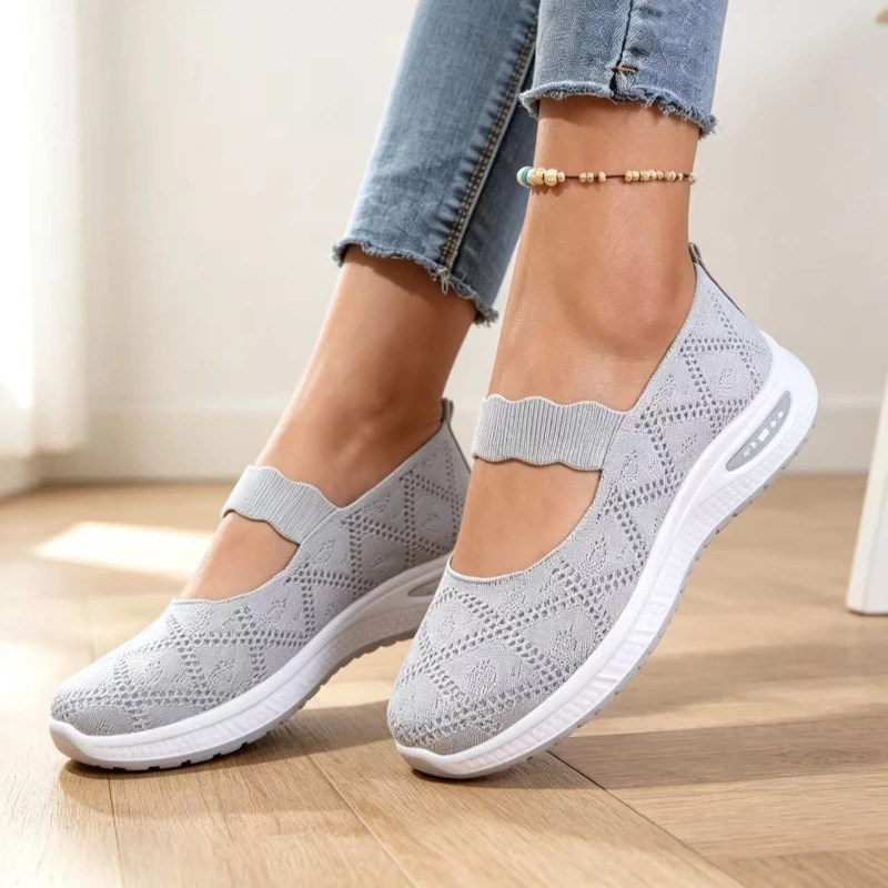 New Soft-Sole Casual Women's Sports Shoes Middle-Aged Mothers flats mesh Breathable woman Shoes Light Comfortable walking shoes