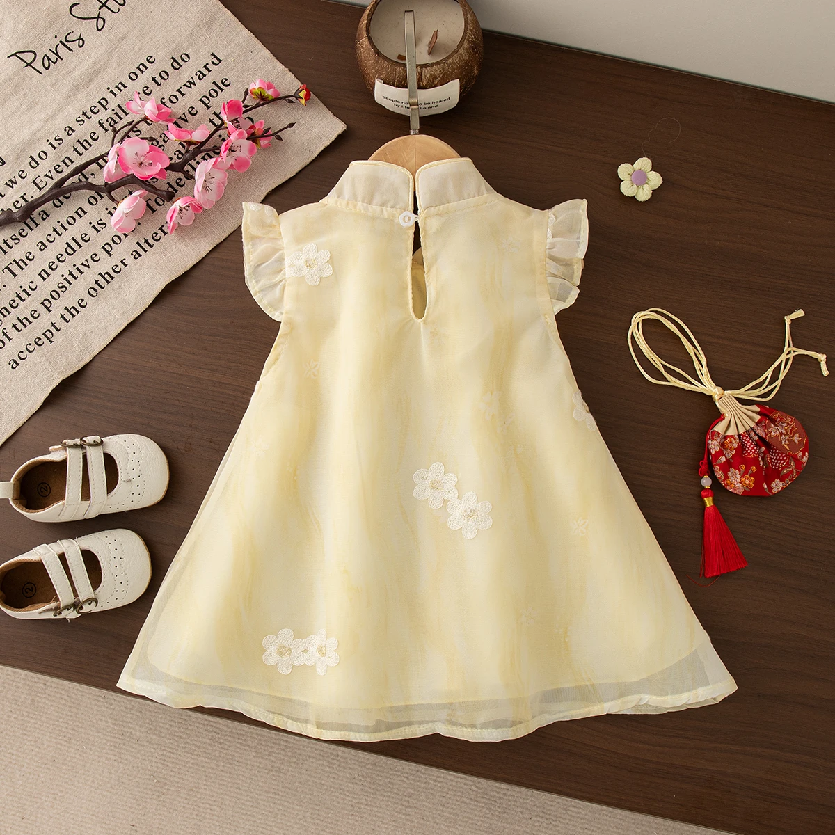 Robe jaune rétro brodée de fle - Baby Clothing Yellow avis et prix
