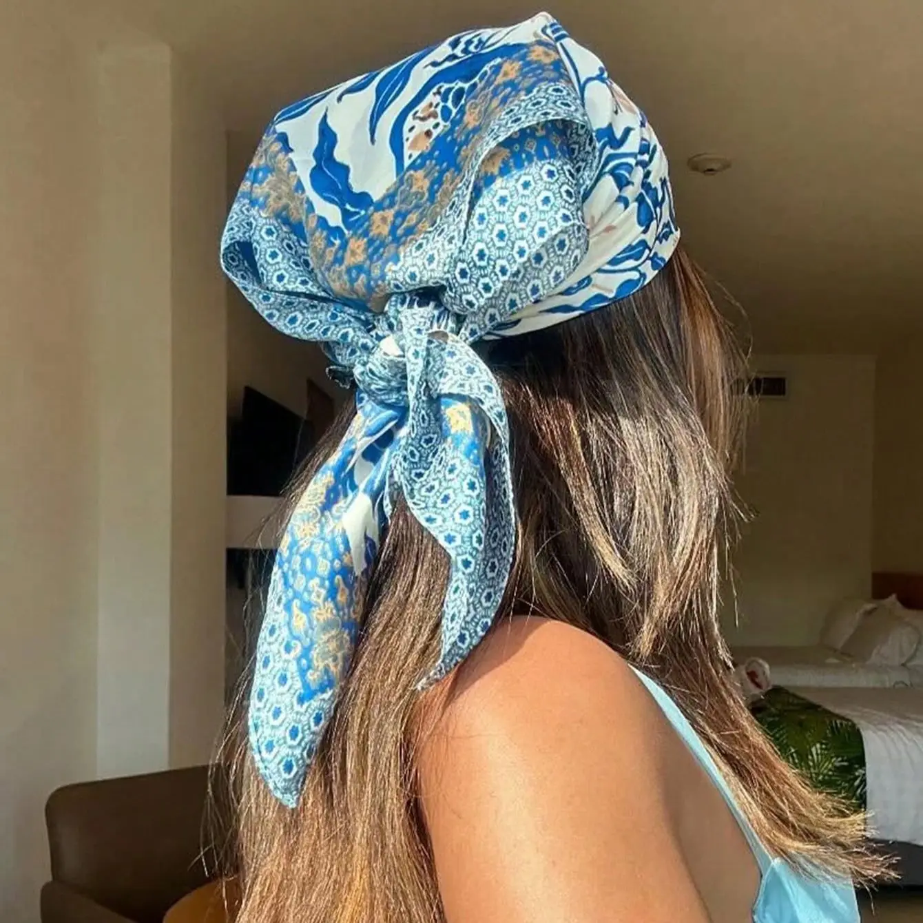 Marque de luxe bohême imprimé carré foulard en soie pour femmes Hijab bandes de cheveux 70cm foulard femme Satin châle Bandana bandeau