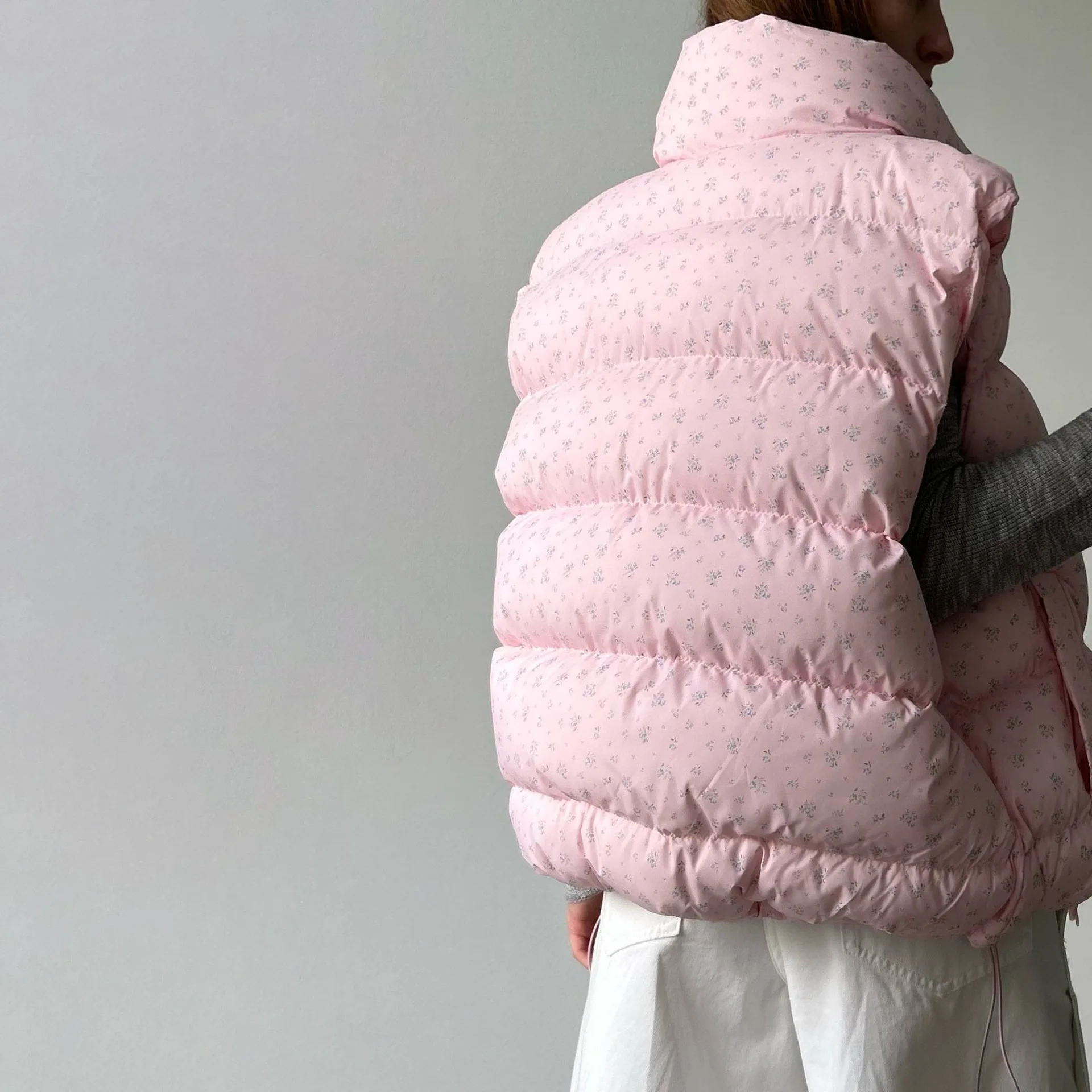 新しいノースリーブ花柄パッド入りジャケット、女性用、冬に暖かく、快適で軽量、ファッショナブルでトレンディなパン服