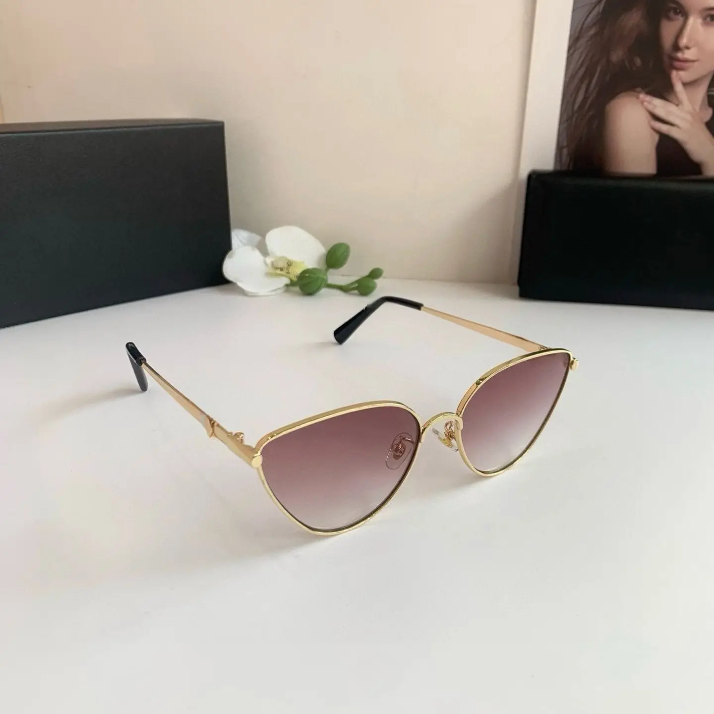 

Fashion Vintage Rivet Oval Sunglasses Women Men Anti Blue Light Eyeglasses Frame
