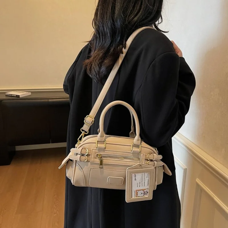 

Chic Crossbody Bag Shoulder Handbag For Women Made Of Leather From Famous Designer Luxury Brand Stylish