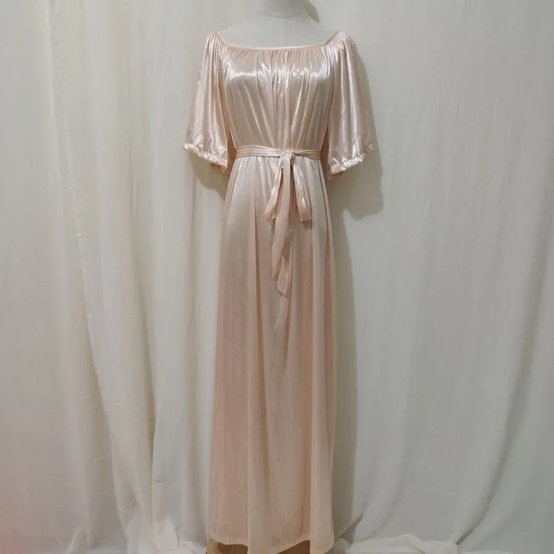 حجم كبير لمسة حريرية لامعة الرجال مثير فستان طويل المرأة الساتان قصيرة الأكمام فضفاضة فستان ماكسي رقيقة النوم رداء النوم