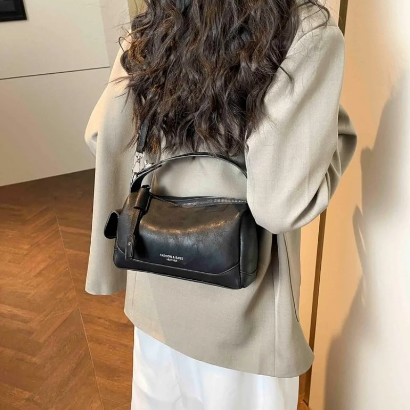 

Youth Street Leather Messenger Bag Premium Paris Trendy Vintage Design Casual Simple Tote Bag Energetic Young Ladies Daily