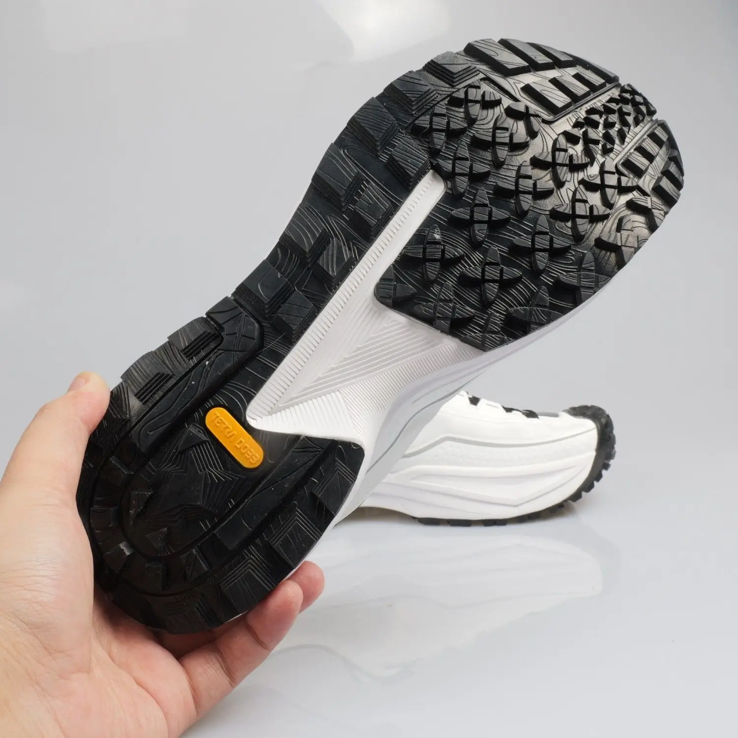 Men's Mesh Summer Sneakers Non-Slip Platform Outdoor Hiking Shoes Women's