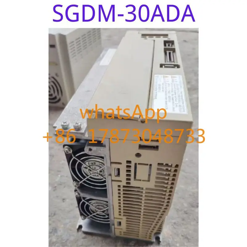 Uji fungsi driver servo bekas SGDM-30ADA utuh