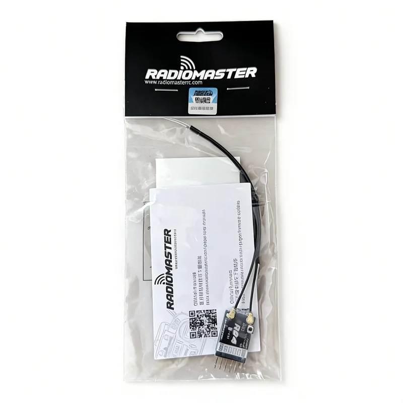receptor-nano-radiomaster-r84-r84-v2-4-canais-24ghz-saida-pwm-45-84v-alcance-superior-a-1km-2g-para-modelos-rc-e-drones-fpv