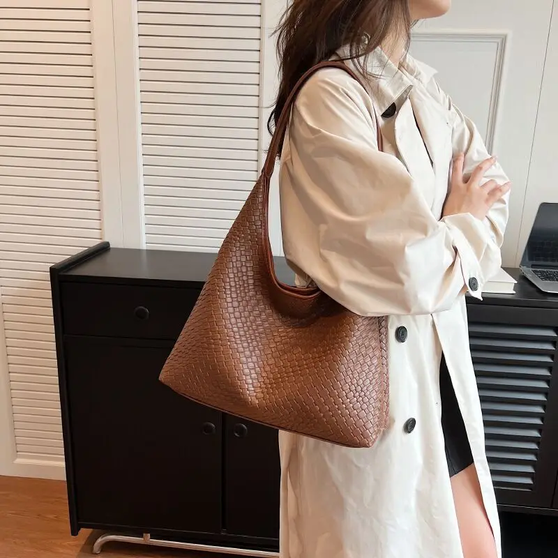 

Advanced High Capacity Underarm Bag for Women 2023 New Autumn/Winter Fashion Shoulder Bag Retro Commuter Tote Bag