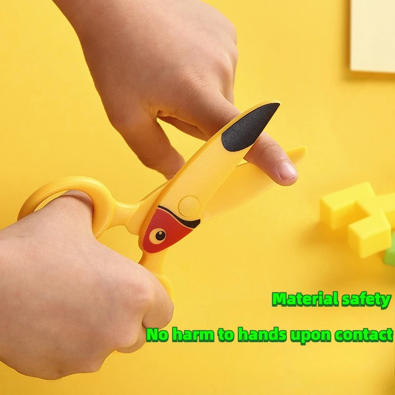 1 SZT. Plastikowe nożyczki edukacyjne dla przedszkolaków, bezpieczne, urocze, z motywem zwierząt z kreskówek, bez metalowego ostrza, ręcznie robione nożyczki do papieru dla dzieci, zabawki do rękodzieła artystycznego.