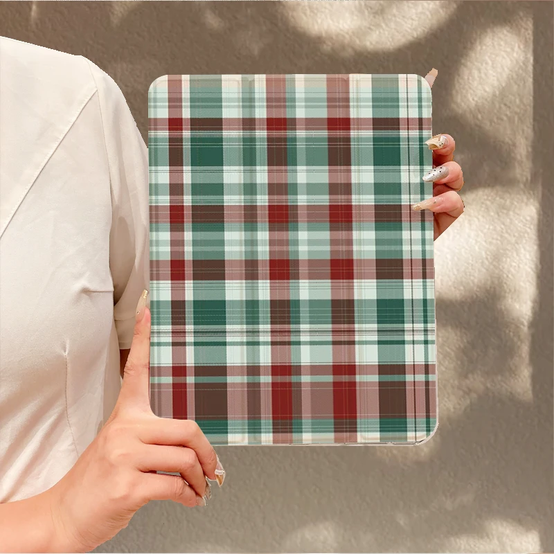 

Красно-зеленый клетчатый узор