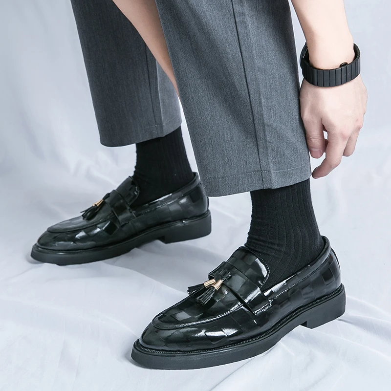 Luxury Brand Fashion Decoration Tassels Driving Shoes Men Casual Loafers Business Formal Dress Groom Footwear Zapatos Hombre