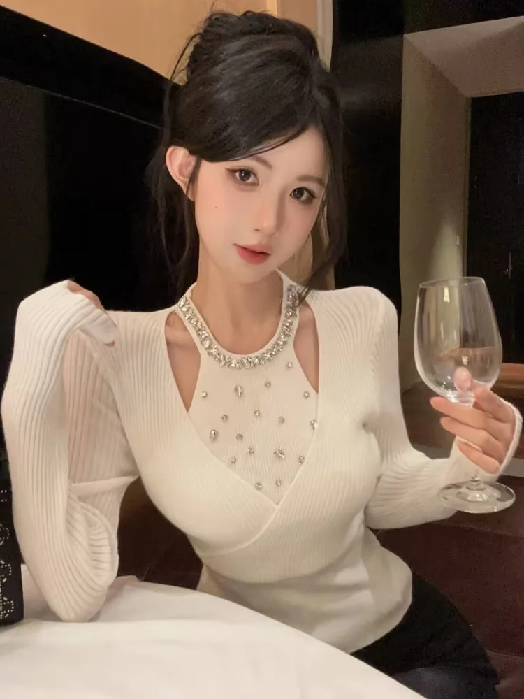 

Korean Style Long Sleeve Diamond Embedded Neck Hanging T-Shirt Women's Autumn Winter Slimming Versatile Fake Two-Piece Top