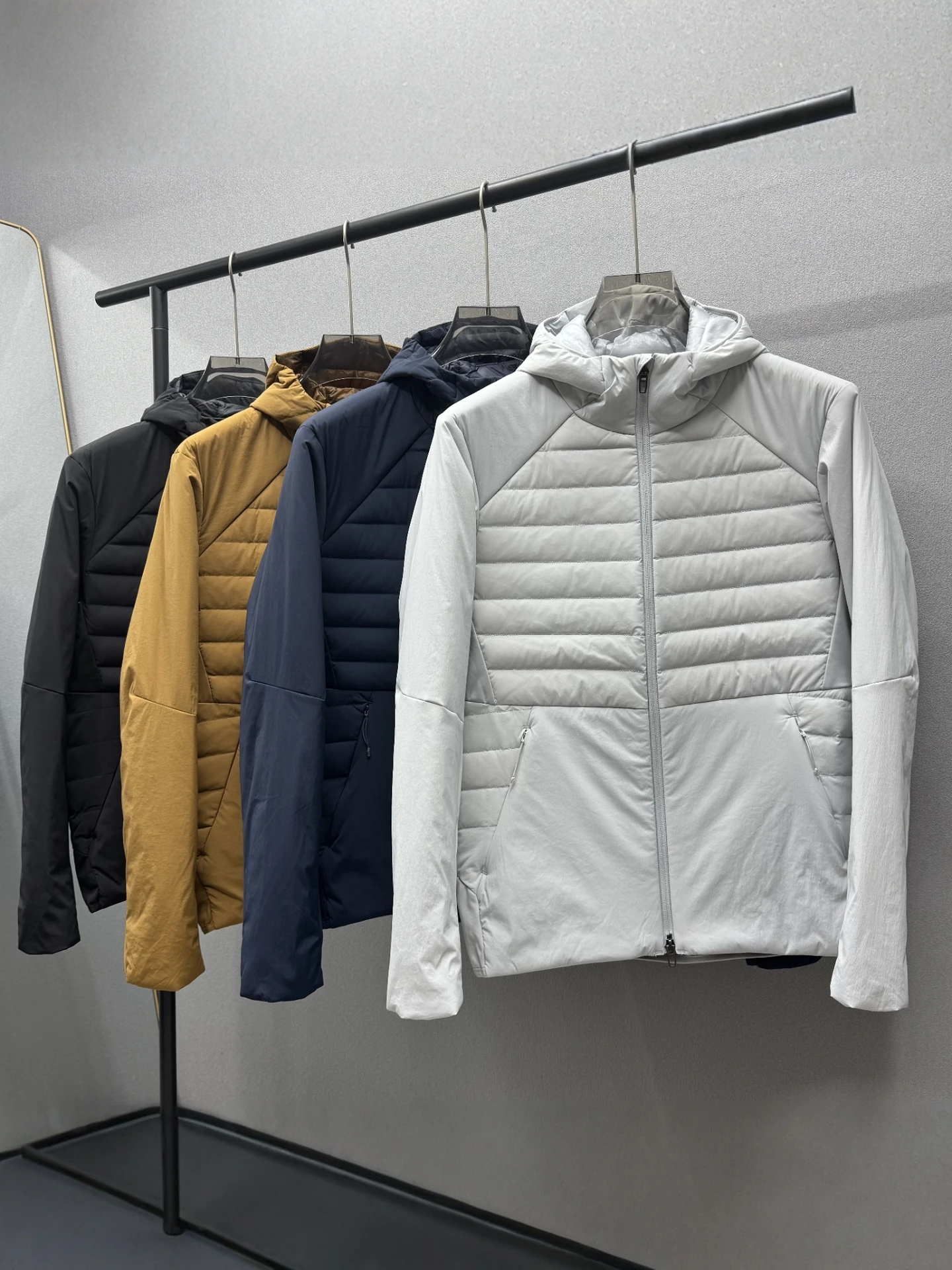 

Ультралегкая мужская пуховая куртка для активного отдыха с капюшоном на молнии, дышащая, мягкая, удобная, из нейлона и полиэстера