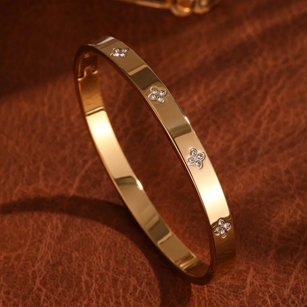 Elegant Female Stainless Steel Bracelet With Zircon Four-Leaf Clover Design Hollow Detail Fashion Accessory For Small Waist image 4