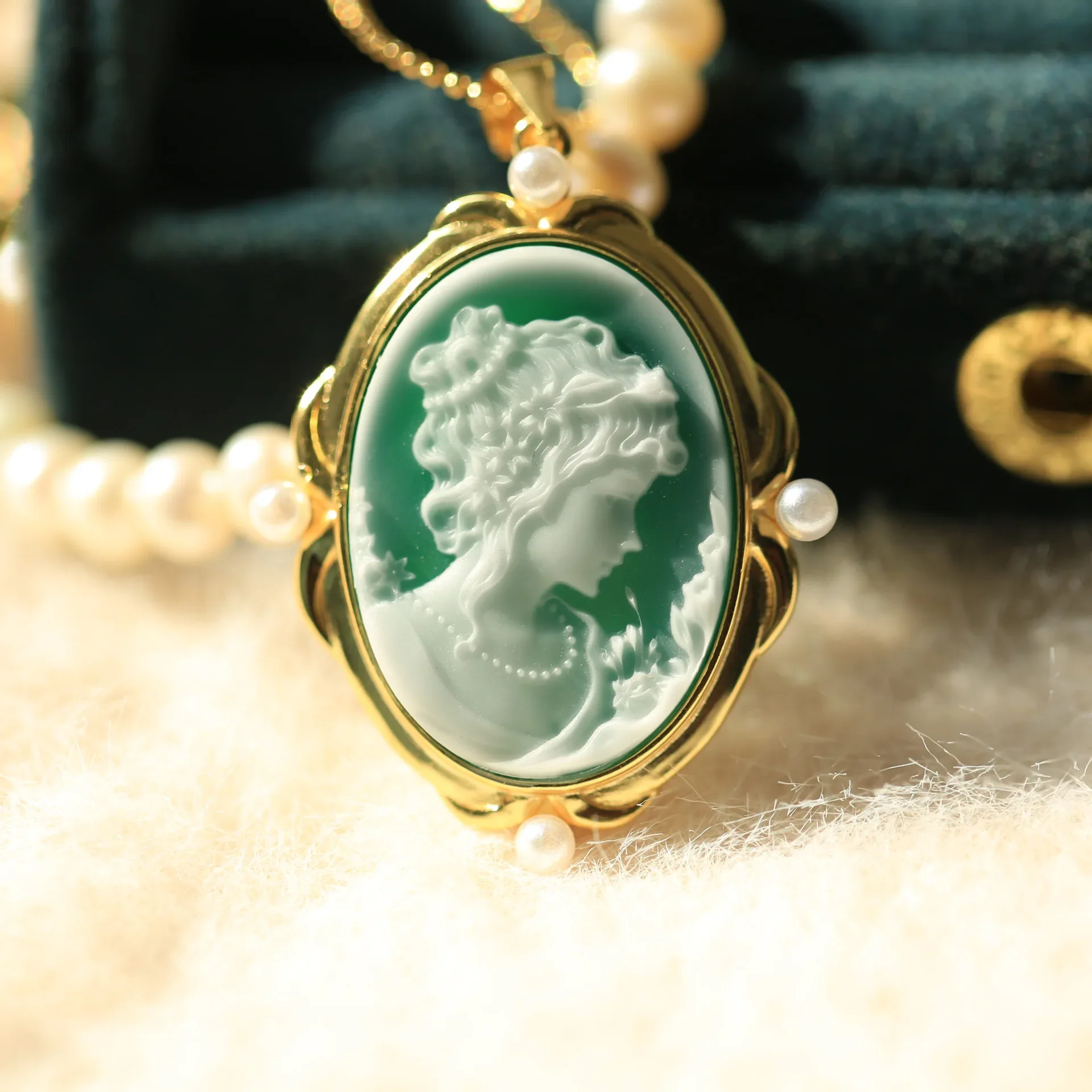 

Manufacturer Sells 925 Silver Inlaid Cameo Pendants, Beauty Picture Pendants Earrings Rings