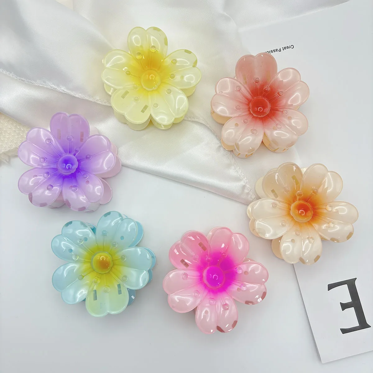 Colorful Acrylic Egg Flower Hair Clip for Women Shark Catching Clip on the Back of the Head Sweet Seaside Style Hair Accessory