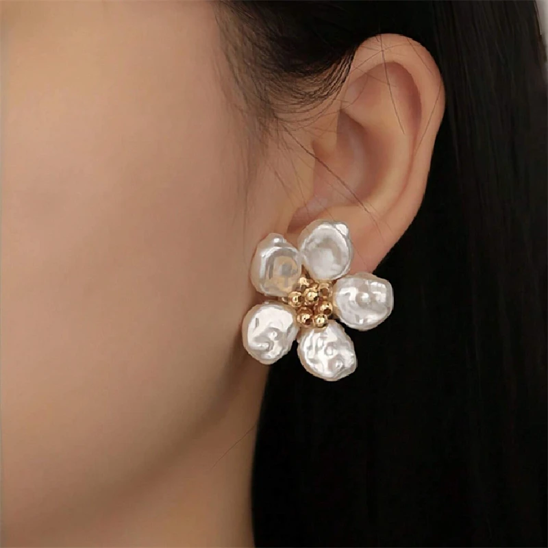 Imitation Pearl Big Flower Stud Earrings Earrings For Wmen White Luxury Niche Designer Ladies Earrings Party Gift Accessories