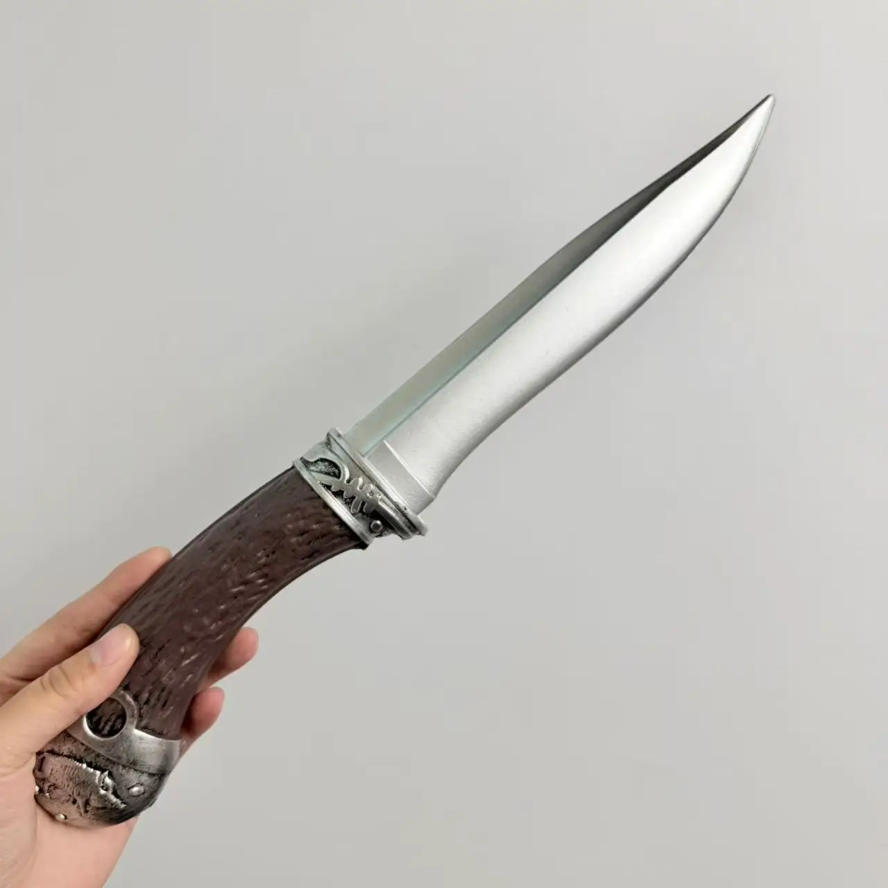 37cm/14.5inch Foam Sword Stage Performance Martial Arts Prop Silver Blade Pu Sword Western Short Sword Cosplay Knives Toys Boys - view 4
