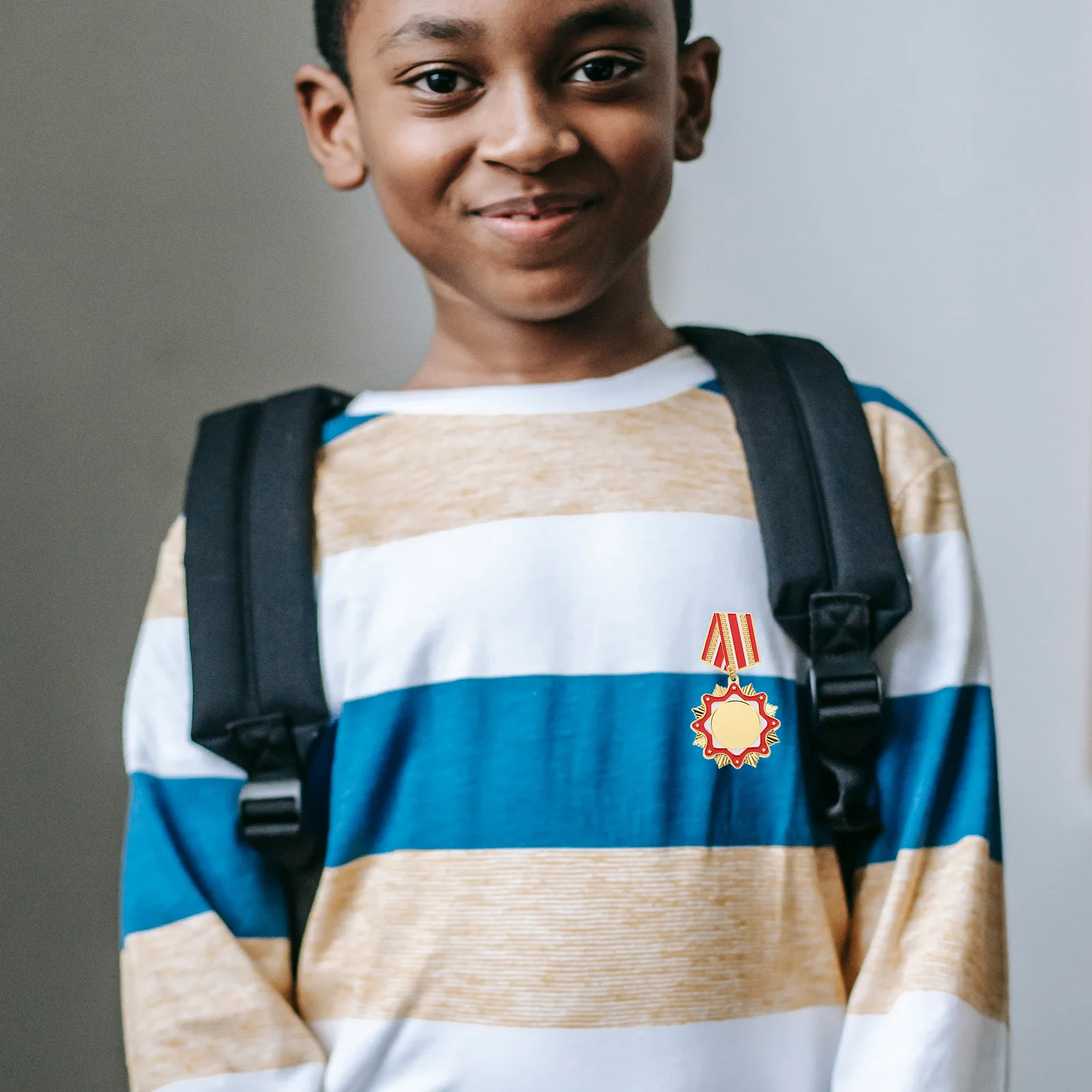 

Набор детских наградных медалей, 1 шт., металлические значки с лентами, призы для вечеринок, аксессуары для костюмов на Хэллоуин, Рождество, сценических выступлений, декоративные элементы