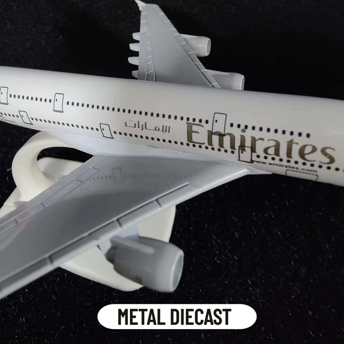 1:250 Metal Aircraft Model Replica Fly Emirates A380 Airplane Scale Miniature Art Decoration Diecast Aviation Collectible Toy